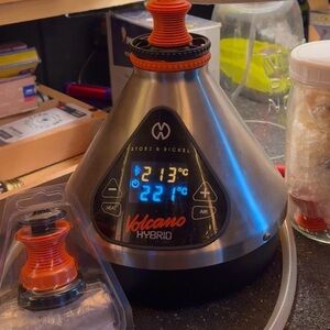 Volcano Hybrid Desktop